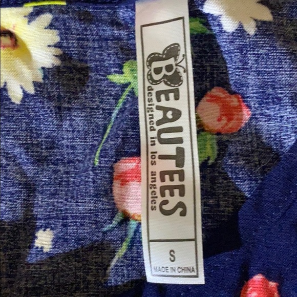 This is a really cute dressy tank top! - Picture 2 of 2